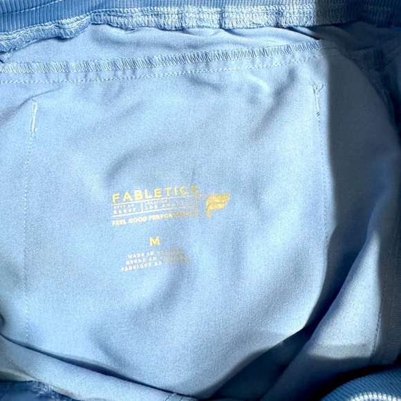 Fabletics Scrub Set - Picture 6 of 6